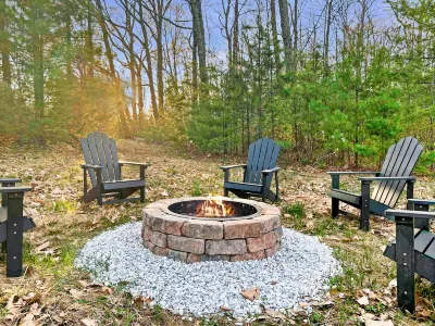 Luxe Mountain Getaway, Fire Pit,Arcade, Hot Tub, Near Lake Minnewaska Hotels in 