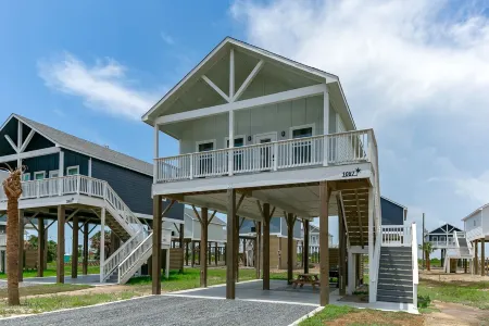 Schipps Creek - Ocean & Bay Views