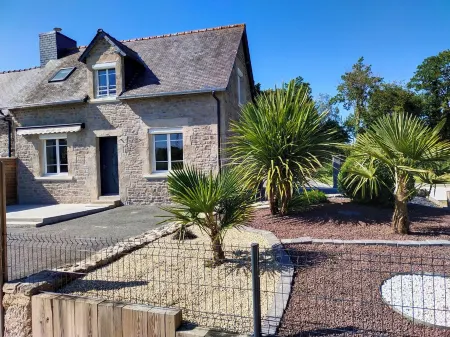 House in the countryside, 15 minutes from the beach. Отели в г. Плюдюно