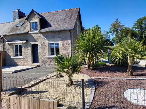 House in the countryside, 15 minutes from the beach. Hotels in Pluduno