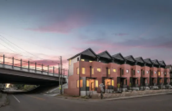 Vibrant townhome near downtown, breweries & campus