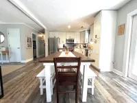 Near ILM Family Gathering Home, Sleeps up to 8, host up to 12. Your Holiday spot