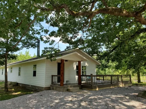 Completely remodeled 1940's farmhouse with Gorgeous pond views!!
