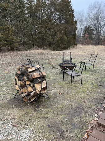 Quiet and secluded barn home close to Ft Leonard Wood and outdoor activities!!!!