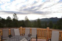 Reunion Paradise! 6000 sq ft. 20 acres, Hot tub Amazing Views, Close to Deadwood