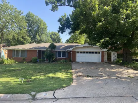 Newly Remodel - 1 Mile to Stadium-Sleeps 8