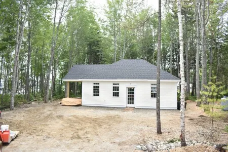 Charming Coastal Maine Cottage Overlooking Penobscot Bay!