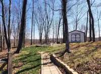 MINUTES FROM HOCKING HILLS, ZALESKI STATE FOREST, VINTON COUNTY, LAKE HOPE!