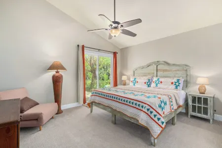 Cute house, big private shaded yard, cul-de-sac, close to ALL entertainment! Отели рядом с достопримечательностью «The Legend at Arrowhead»