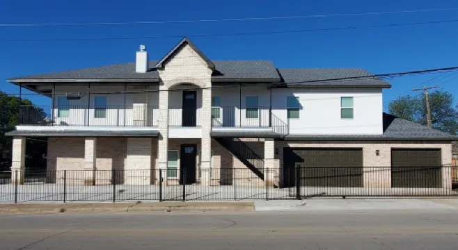 Amazing Spacious House in Ideal Location - Perfect for Large Groups!