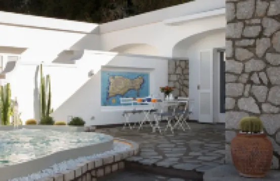 BIG VILLA WITH AMAZING INFINITY TERRACE JACUZZI SWIMMING POOL 10 MIN FROM "PIAZZETTA