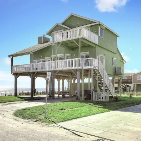 Literally on beach, unobstructed ocean view