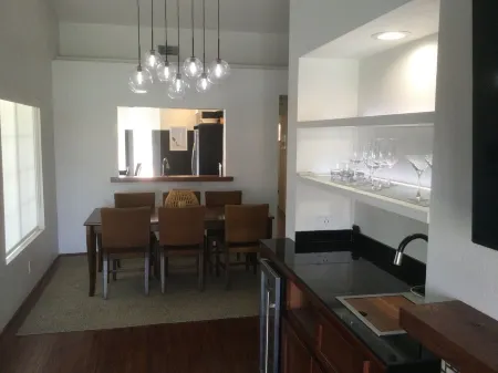 Poolside glamour in Palm Desert