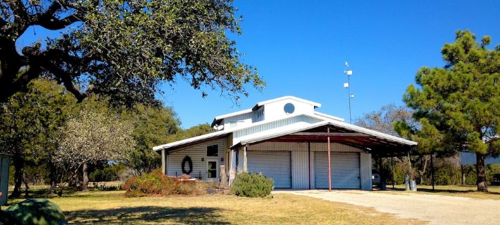 Secluded Getaway, 2Br, Near Fossil Rim, 1000 Acres, Hiking, Farm Animals Hotels in Somervell County