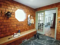 Charming and Spacious 5Br Located in the Heart of Waitsfield. Close to Amenities Hotels in Waitsfield