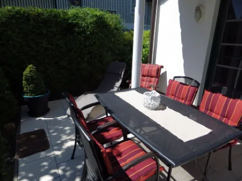 ground floor apartment with south-west terrace, central, near the beach