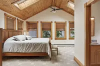 High Tide Cottage is located in town and just steps from Ogunquit Beach!