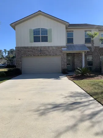 Sandy Paws:  Largest luxury end unit townhouse in Mariners Landing, Pet Friendly Отели в г. Сейнт Саймонс Айленд