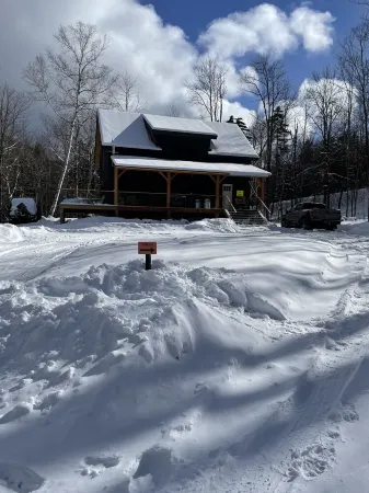 Ski house less than one mile from Sugarbush! Отели в г. Фейстон