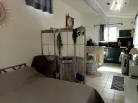 Charming brand-new studio in the countryside Hôtels à : Salernes