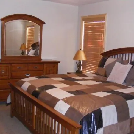 Amazing 7 Bedroom Ski In/Ski Out Cabin @ Brian Head Resort