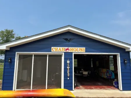 Beautiful Waterfront Retreat in Cambridge!