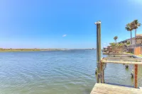 Beautiful Seascape Villa!!  The Perfect location!!