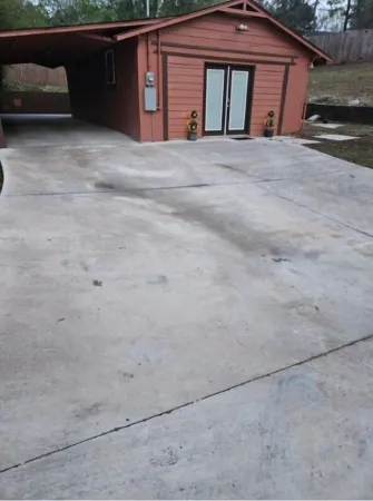 Cozy Cottage Secure Private Parking & Patio, & Easy Access to Atlanta Airport