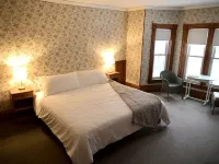 Hot Tub - 7 bedrooms - 5 minutes from Okemo Ski - enchanting 200 year old VT inn Hotéis em Cavendish