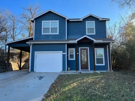 Park View Serenity, walk downtown, across park