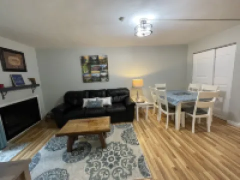 Cozy 2 bedroom 2bath condo Weirs Beach Lake Winnipesaukee Laconia, NH Gunstock Hotels in Laconia