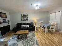 Cozy 2 bedroom 2bath condo Weirs Beach Lake Winnipesaukee Laconia, NH Gunstock