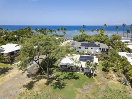 ʻOhana Hale in Puako! Rare full Mauna Kea Views, Steps to the Beach, Private. Отели рядом с достопримечательностью «Хапуна Бич»