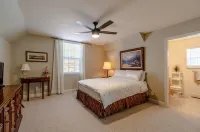 Masthope Mountain Hideaway Walking Distance to the Lake and 8 Min to Ski Lodge