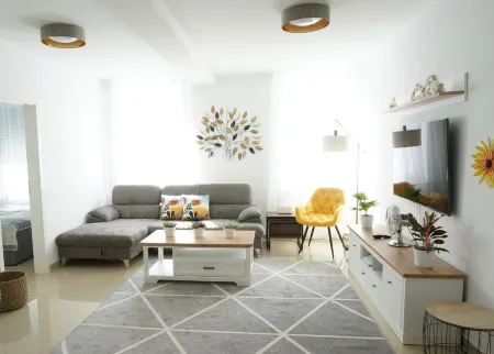 "My Apartment" Flowers with fireplace for up to 10 people