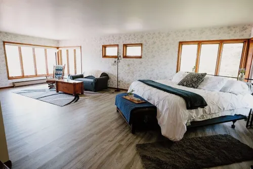 Scenic Rural Farmhouse that can sleep up to 20