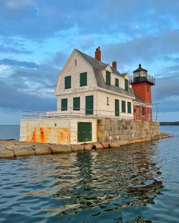 New England Farmhouse Loft