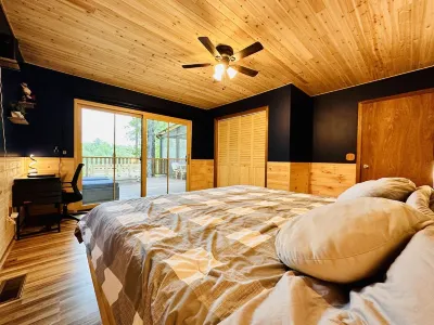 Stunning Mtn View Retreat w/ Kids' Treehouse, Hot Tub, Video Wall & Pool Table.