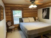Lake Vista Lodge hot tub, 6,500+ sq ft, sleeps 30+!!