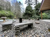 Peaceful Forest Cottage with Hot Tub  Near Beach+Twin Rocks  Family&Pet Friendly