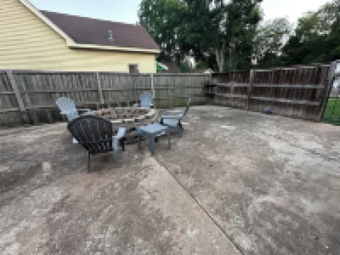 Stay in Our Quaint Cottage Retreat for a Memorable Escape! Hotels in Duncan