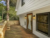 A historical and restful retreat in the heart of Stone Mountain Village Hotels in Stone Mountain