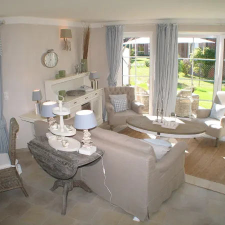 Exclusive apartment with garden and fireplace near the beach