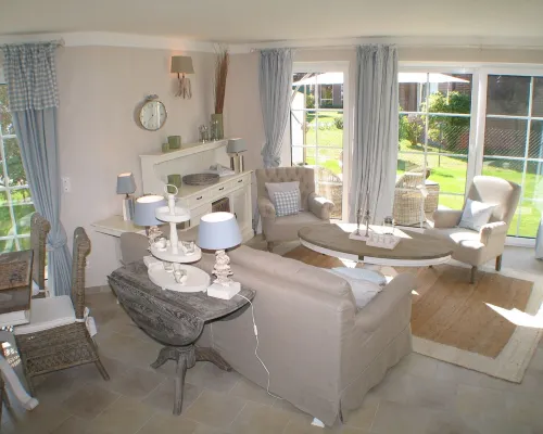 Exclusive apartment with garden and fireplace near the beach Hotels in Zingst