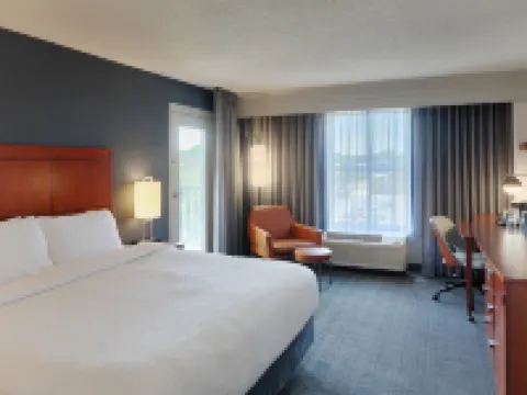 Courtyard Springfield Downtown Hotels in Springfield