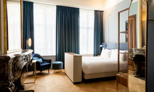 Sapphire House Antwerp, Autograph Collection