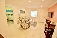 Cozy Apt in the Heart of Deerfield Beach – Less Than 5-Min Walk to the Ocean Hotels in Deerfield Beach
