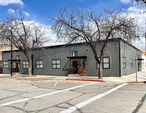 One block to Moab shops and restaurants closest condos to downtown