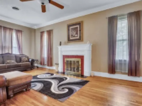 Home is located the historic part of Ardmore Oklahoma Hotels in Ardmore