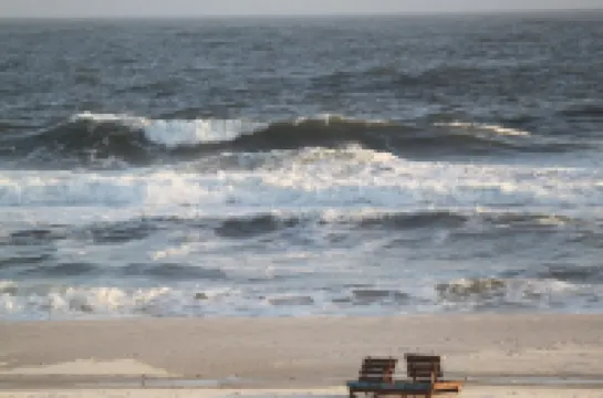 2bd2 1/2ba sleeps8 1st&2fltownhouse onbeachw/dolphin views,boating,tennis,fishin